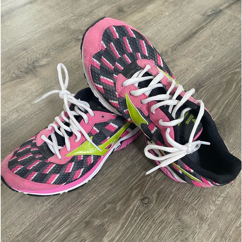 Mizuno Wave Elixir 8 running shoes